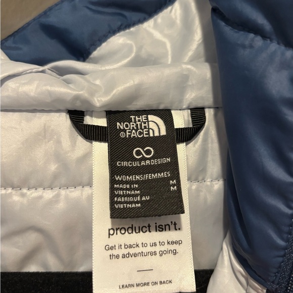 NWOT The North Face Blue Puffer Jacket Medium - Picture 10 of 14